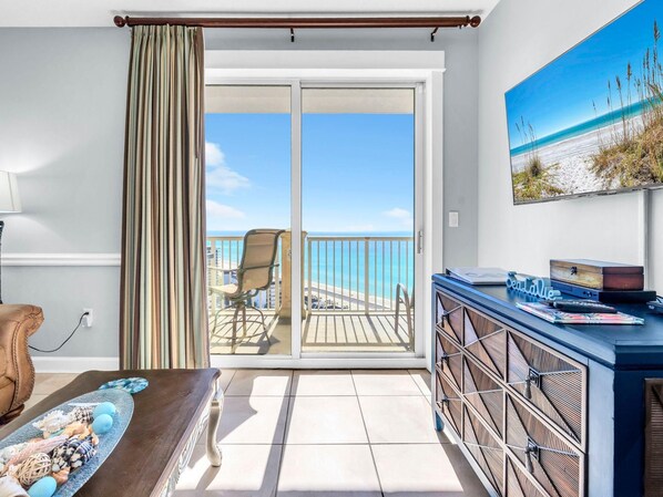 Condo, varias camas (Grand Panama 2-1304) | Área de sala de estar