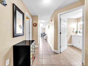 Appart'hôtel, 1 très grand lit et 1 canapé-lit (Tidewater 2016) | Intérieur