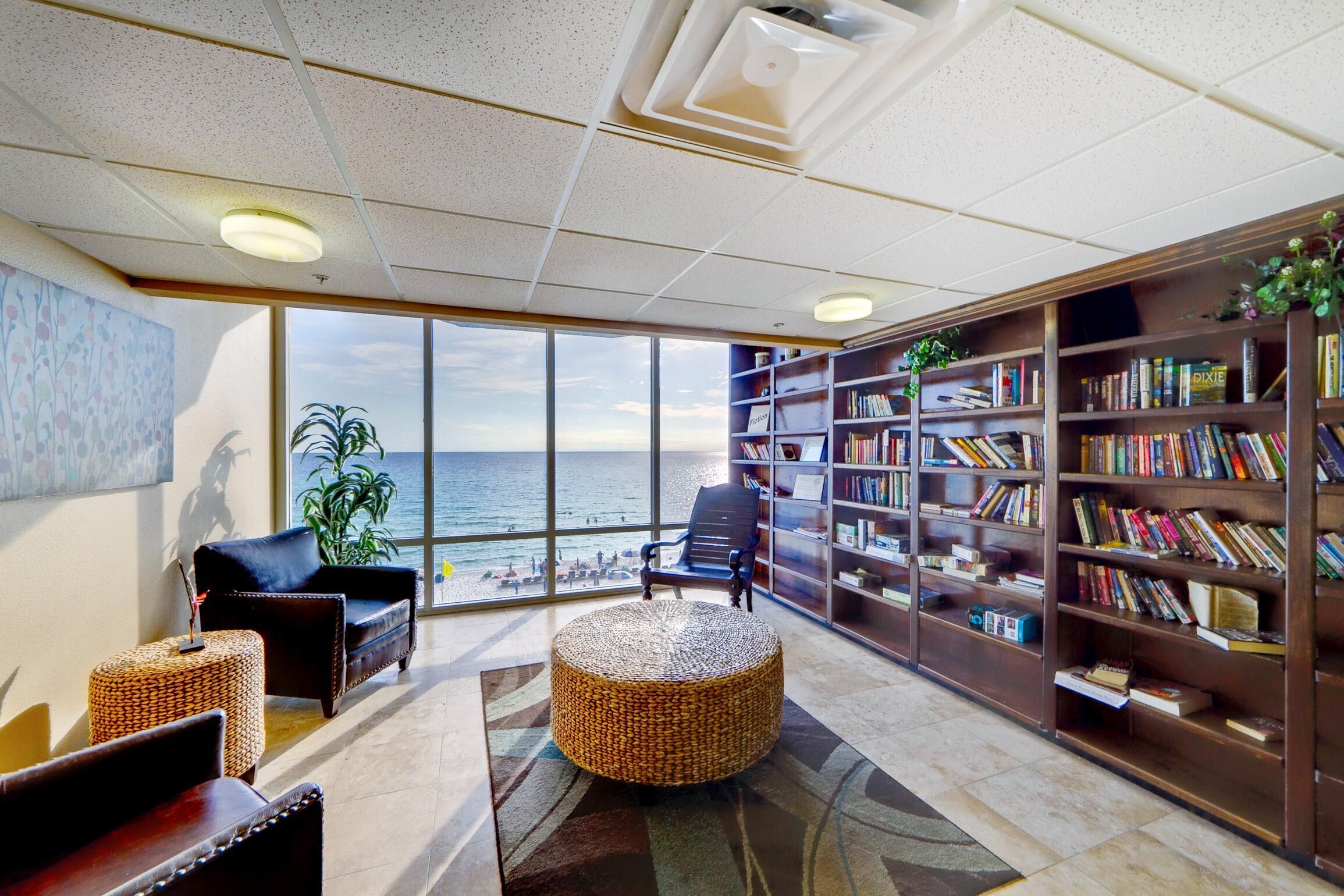 Condo, 1 King Bed with Sofa bed (Tidewater 2016) | Interior