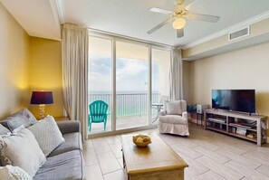 Appart'hôtel, 1 très grand lit et 1 canapé-lit (Tidewater 2016) | Coin séjour