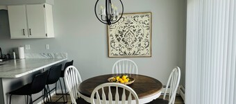 Bright & Calm 2-Bedroom Condo