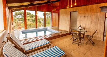 Mountain house with heated jacuzzi, pet friendly.