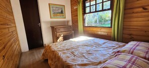 4 bedrooms, free WiFi, bed sheets