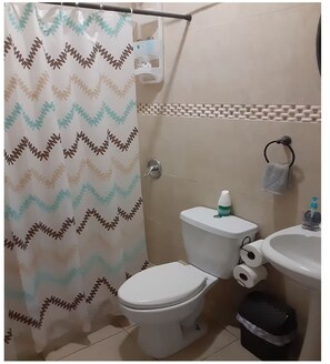 مناشف، صابون، ورق حمّام