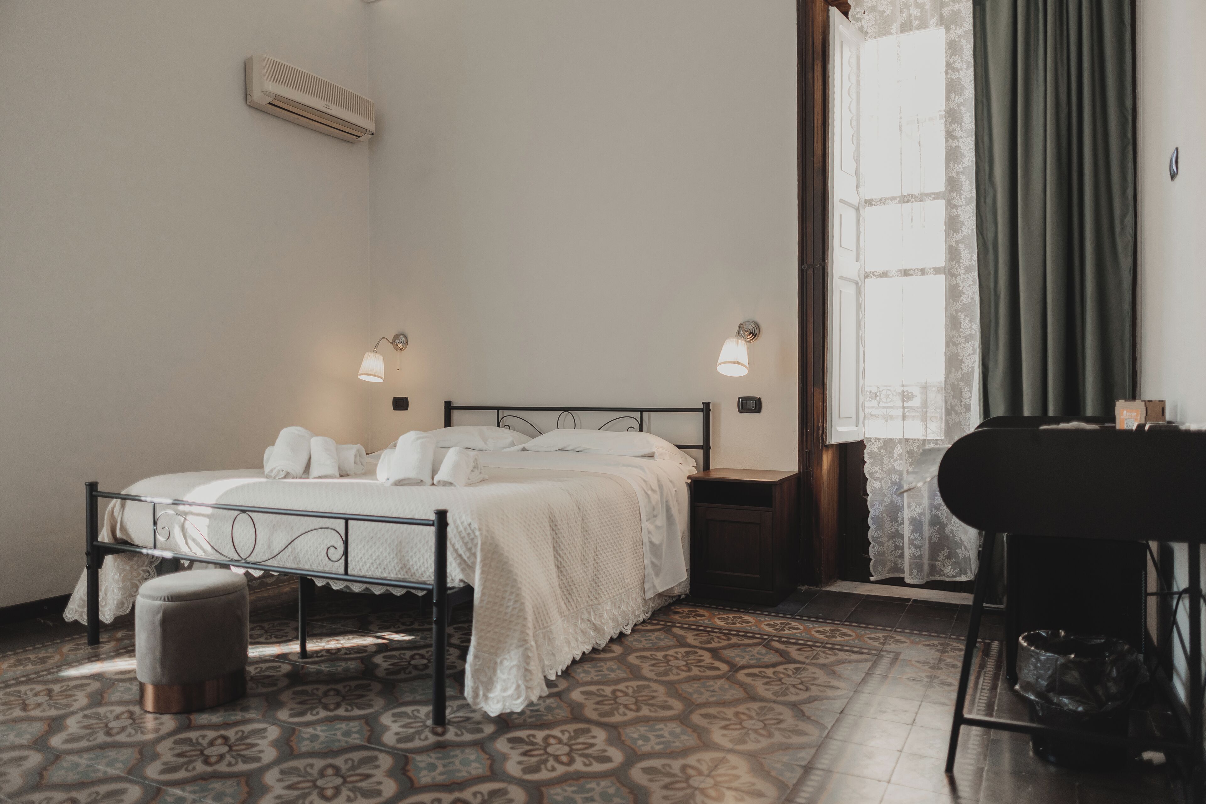 Premium bedding, individually decorated, desk, laptop workspace