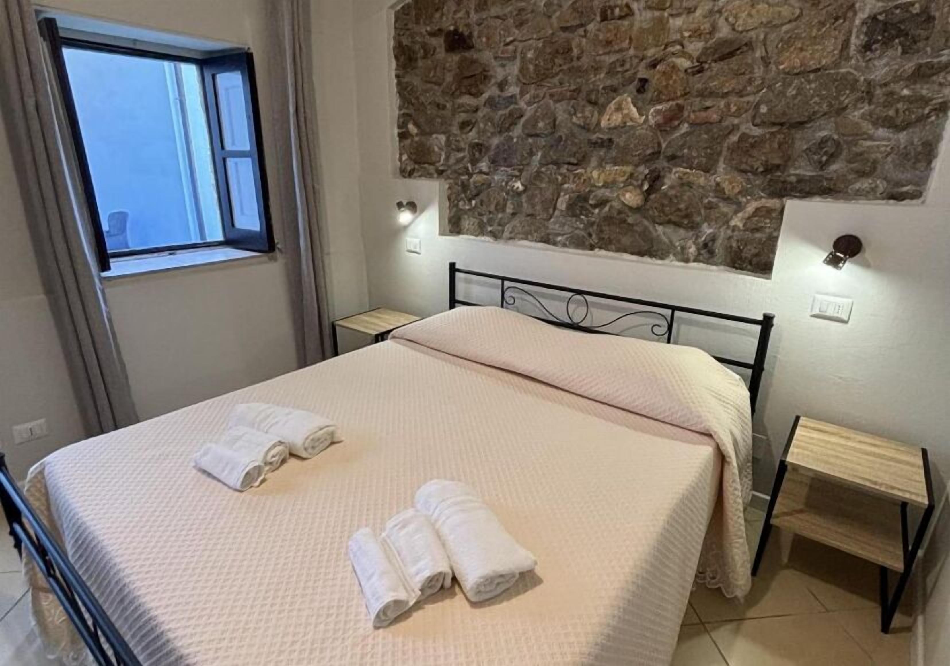 GOLDEN SUN | Individuelt dekorert, skrivebord og skrivebord for bærbar PC