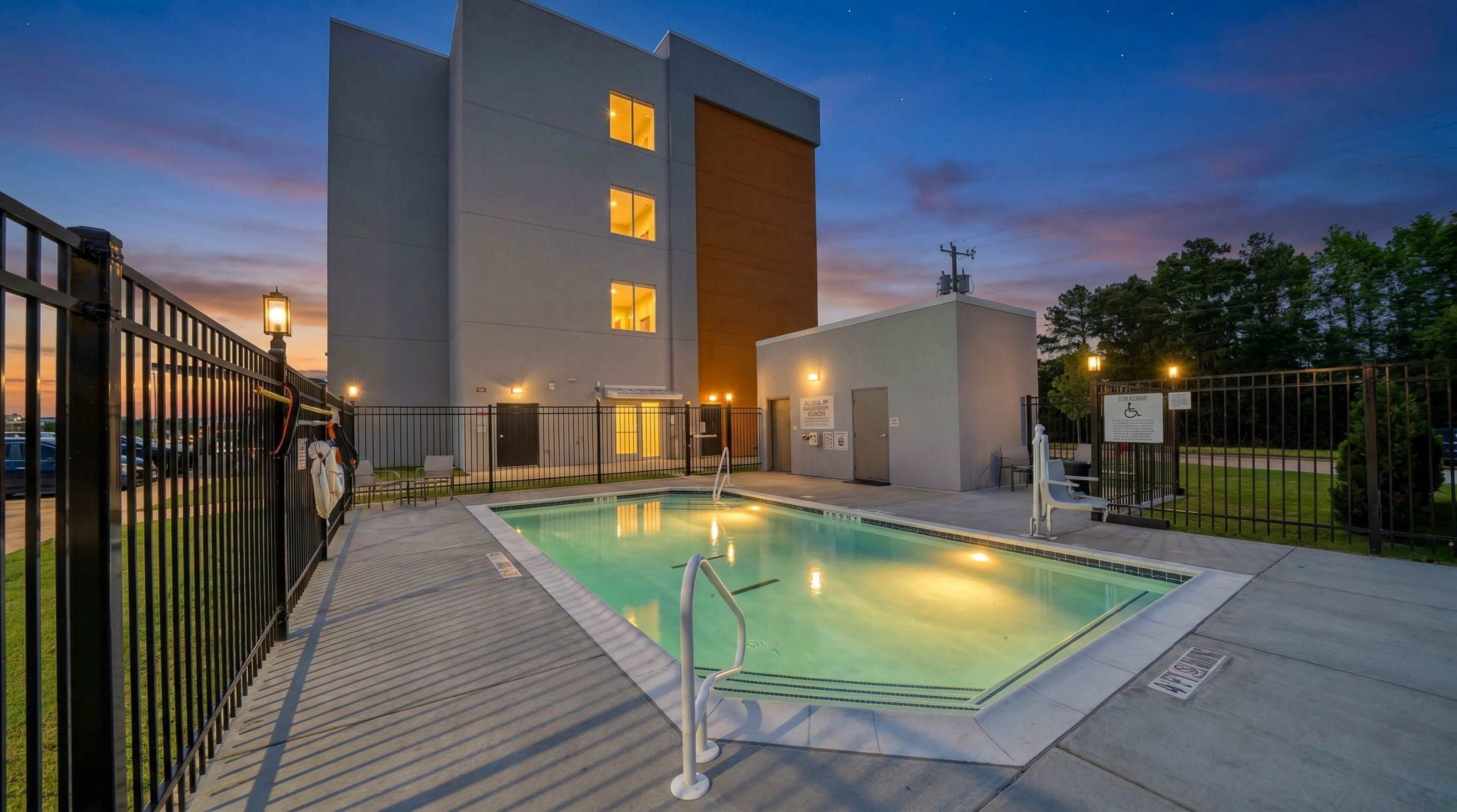 Seasonal outdoor pool, open 10:00 AM to 10:00 PM, sun loungers