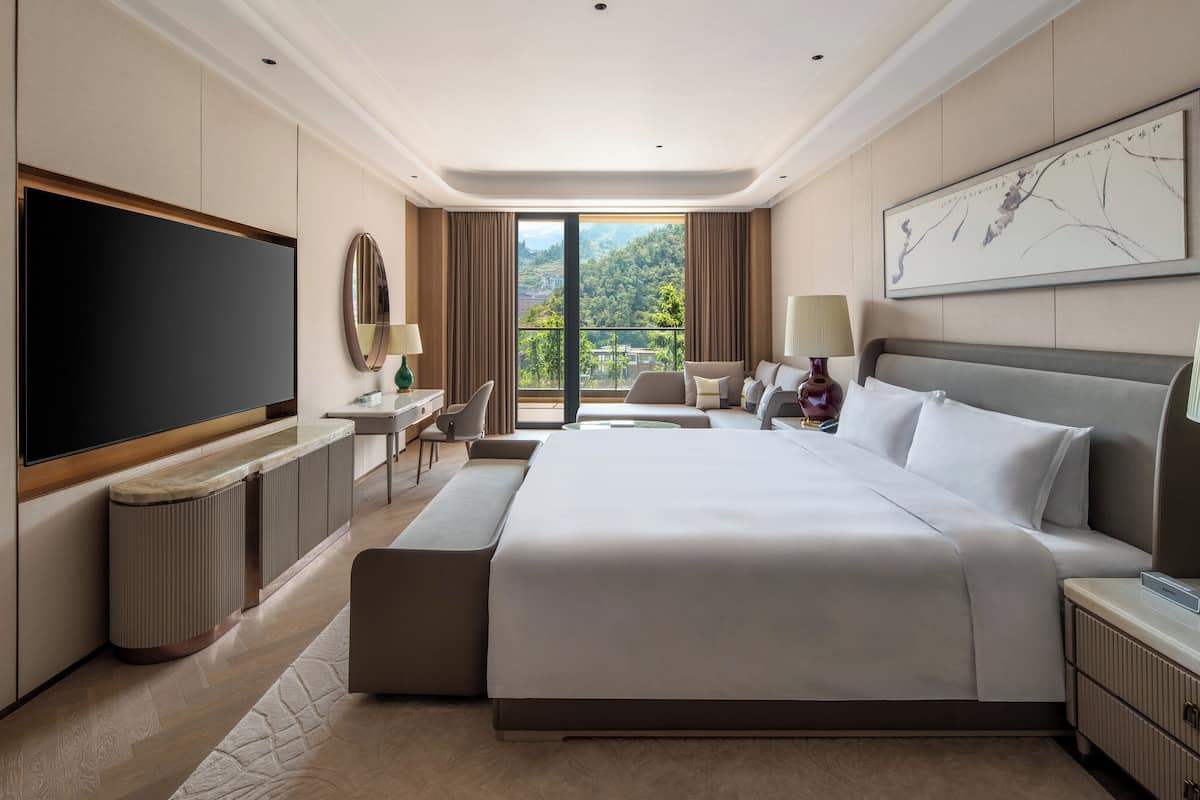 Suite, 2 Bedrooms, Kitchen (Living, Dining Area)