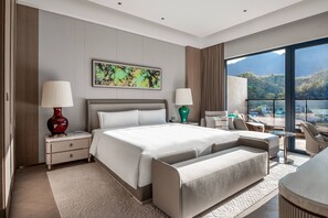 Premium bedding, pillowtop beds, in-room safe, blackout drapes - Intercontinental Maotai Town by IHG (Zunyi)