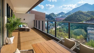 Suite, 2 Bedrooms, Kitchen (Living, Dining Area) | Terrace/patio