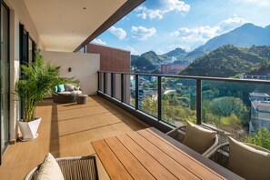 Suite, 2 Bedrooms, Kitchen (Living, Dining Area) | Terrace/patio - Intercontinental Maotai Town by IHG (Zunyi)