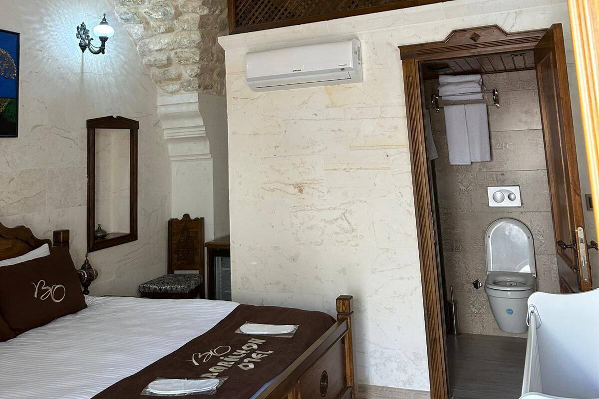 Deluxe Double Room, Non Smoking, Courtyard View | In-room safe, desk, blackout drapes, soundproofing