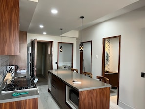 ميكروويف، فرن، موقد طهي مسطح، غس�الة أطباق