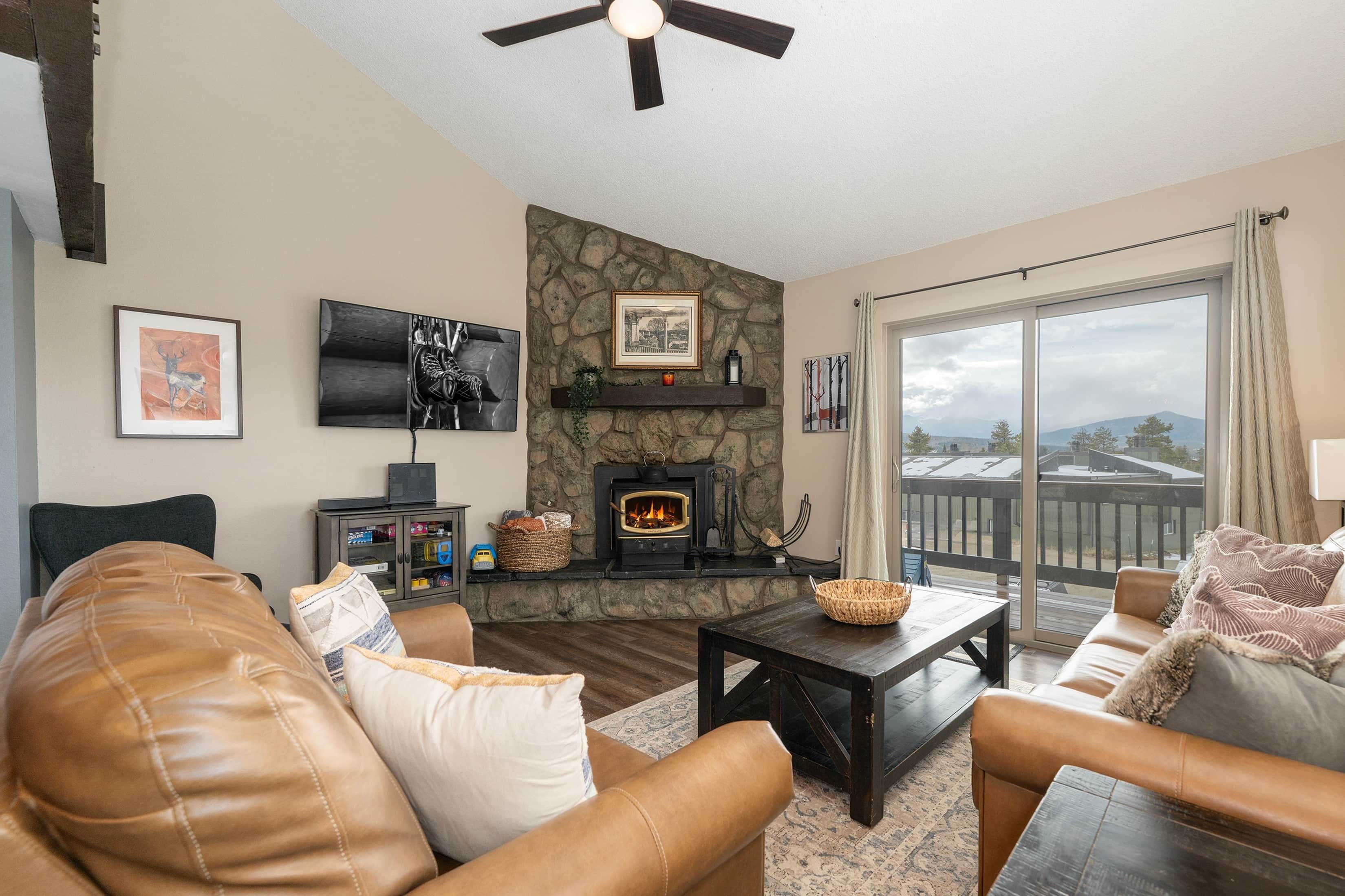 Televisor intel·ligent i llar de foc 