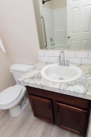 Handtücher, Seife, Toilettenpapier