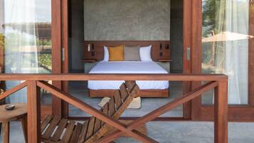 9 bedrooms, desk, iron/ironing board, WiFi