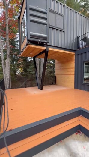 Property grounds - Unique 3-bedroom Lakefront Container Home in National City, MI (National City)