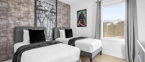 4 habitaciones, tabla de planchar con plancha, wifi y ropa de cama