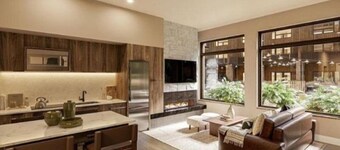 Kindred Resort Luxury Ski In, Ski Out 1 Bedroom Residence at the River Run Gondola