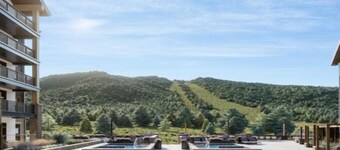 Kindred Resort Luxury Ski In, Ski Out 3 Bedroom Residence at the River Run Gondola
