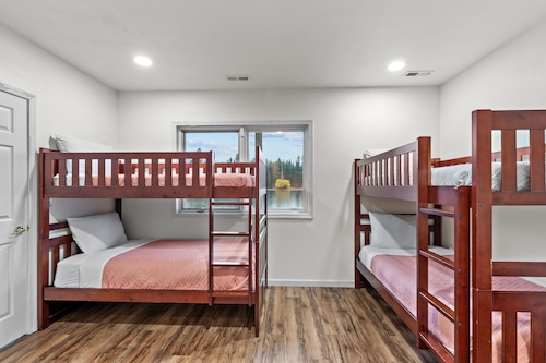 Honeysuckle Beach Retreat - Waterfront