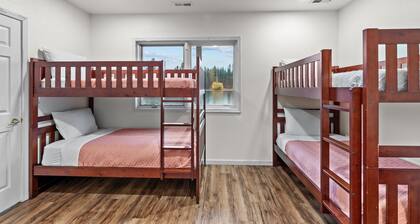 Honeysuckle Beach Retreat - Waterfront