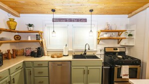 Unclassified image, 4 of 20, button - Charming 4-bedroom house on Lake Hamilton! (Hot Springs)