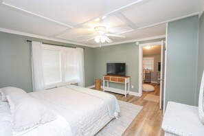 4 Schlafzimmer, Bügeleisen/Bügelbrett, WLAN, Bettwäsche