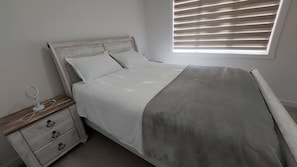 3 bedrooms, desk, iron/ironing board, WiFi
