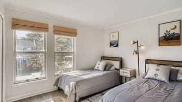 Bügeleisen/Bügelbrett, WLAN, Bettwäsche