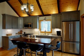 Refrigerador, microondas, horno, placa de cocina