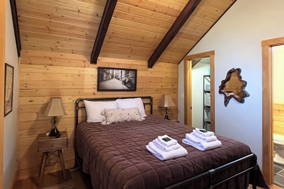 3 bedrooms, WiFi (free), bed sheets