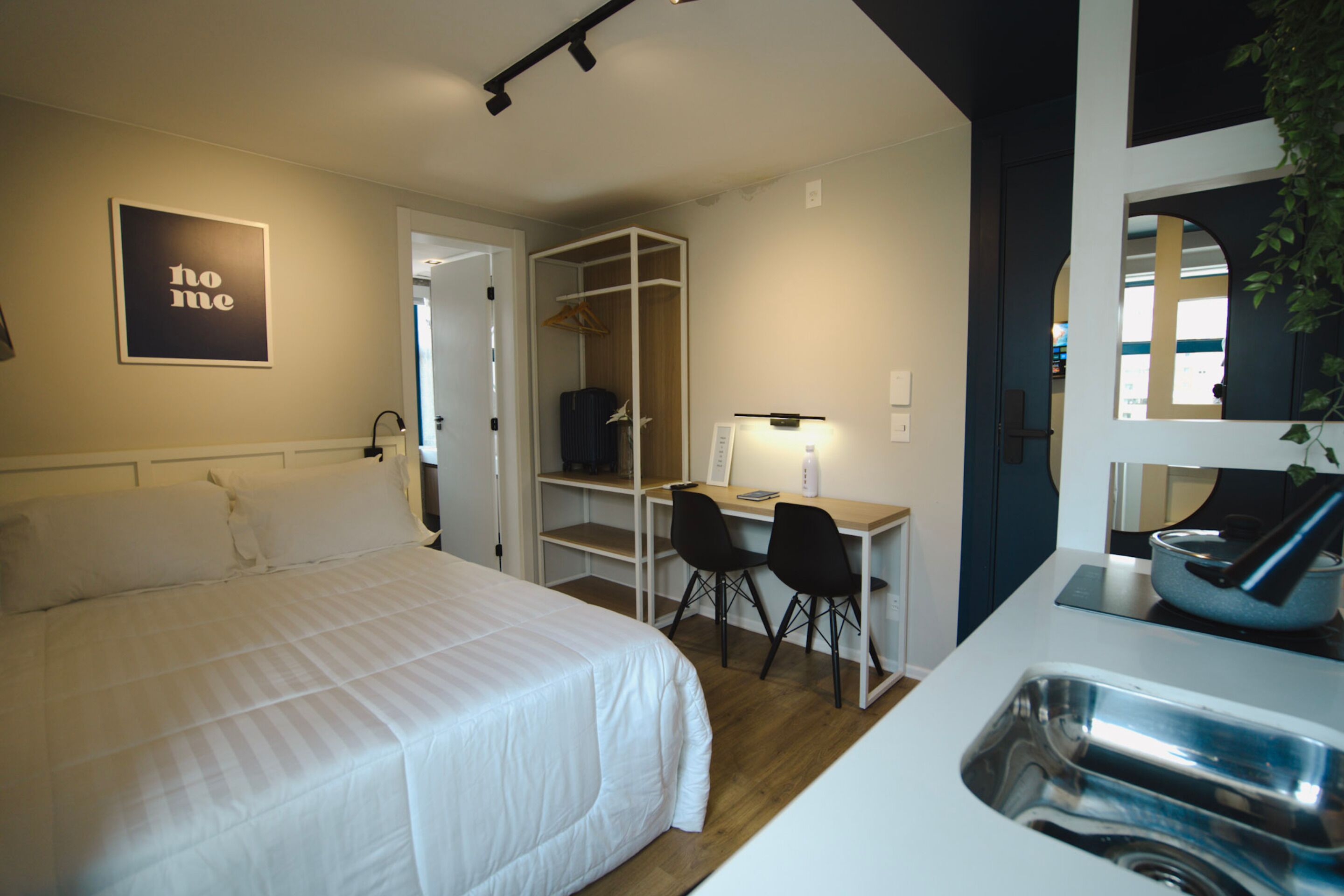 Deluxe Studio | Free WiFi