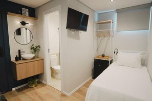 Basic Studio | Free WiFi