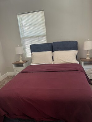 3 bedrooms, internet, bed sheets - The Yellow Cottage near TCU, Downtown Ft. Worth, and Medical District (Fort Worth)