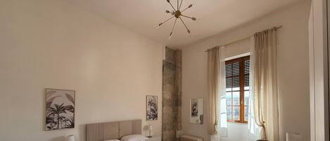 3 slaapkamers, een strijkplank/strijkijzer, wifi, beddengoed