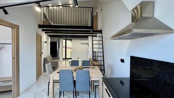 Apartament familiar, vistes a la ciutat | Menjador