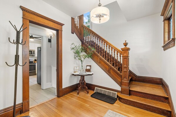 المنشأة من الداخل