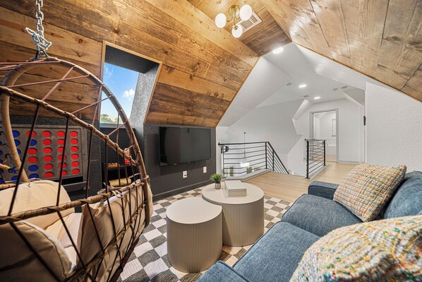 Smart TV, video games