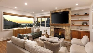TV, fireplace