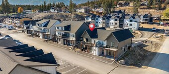 Summit Stay | Ground Floor | Central | AC | Pets