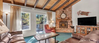Tahoe Condo | Renovated Baths + Pool Access