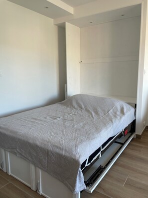 Bügeleisen/Bügelbrett, Bettwäsche