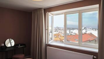 3 habitaciones, tabla de planchar con plancha y wifi