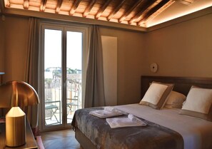 2 bedrooms, iron/ironing board, Internet, bed sheets