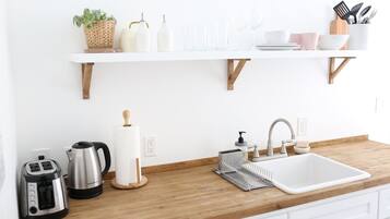 Standard Apartment | Private kitchenette