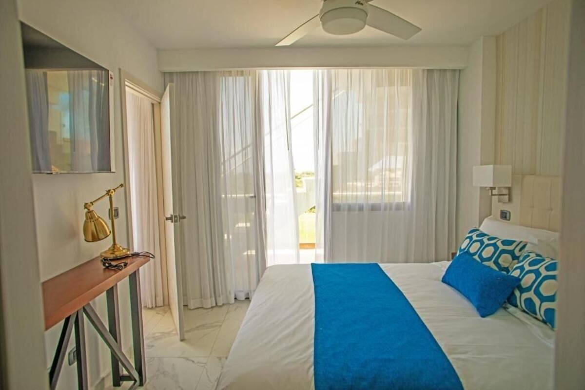 Blackout drapes, iron/ironing board, free WiFi