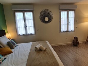 Iron/ironing board, internet, bed sheets