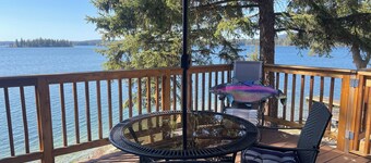 Cozy Lakeview Cabin .Pet friendly!