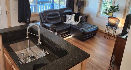 Cabin Fever is a cozy fully renovated one bedroom cabin in Florissant, Colorado